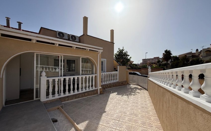 Reventa - Town House -
Torrevieja - Miramar - Torre Del Moro