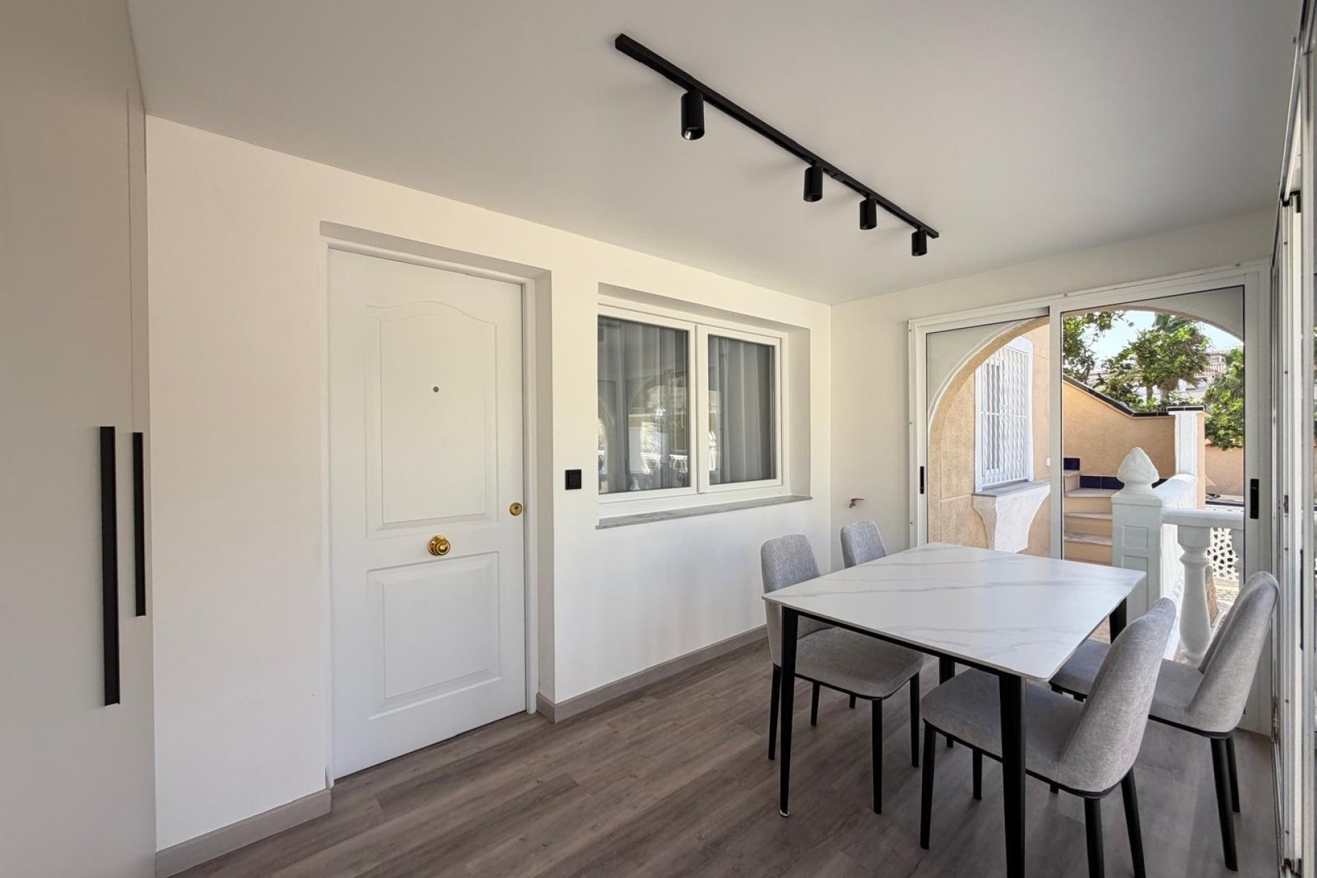 Reventa - Town House -
Torrevieja - Miramar - Torre Del Moro