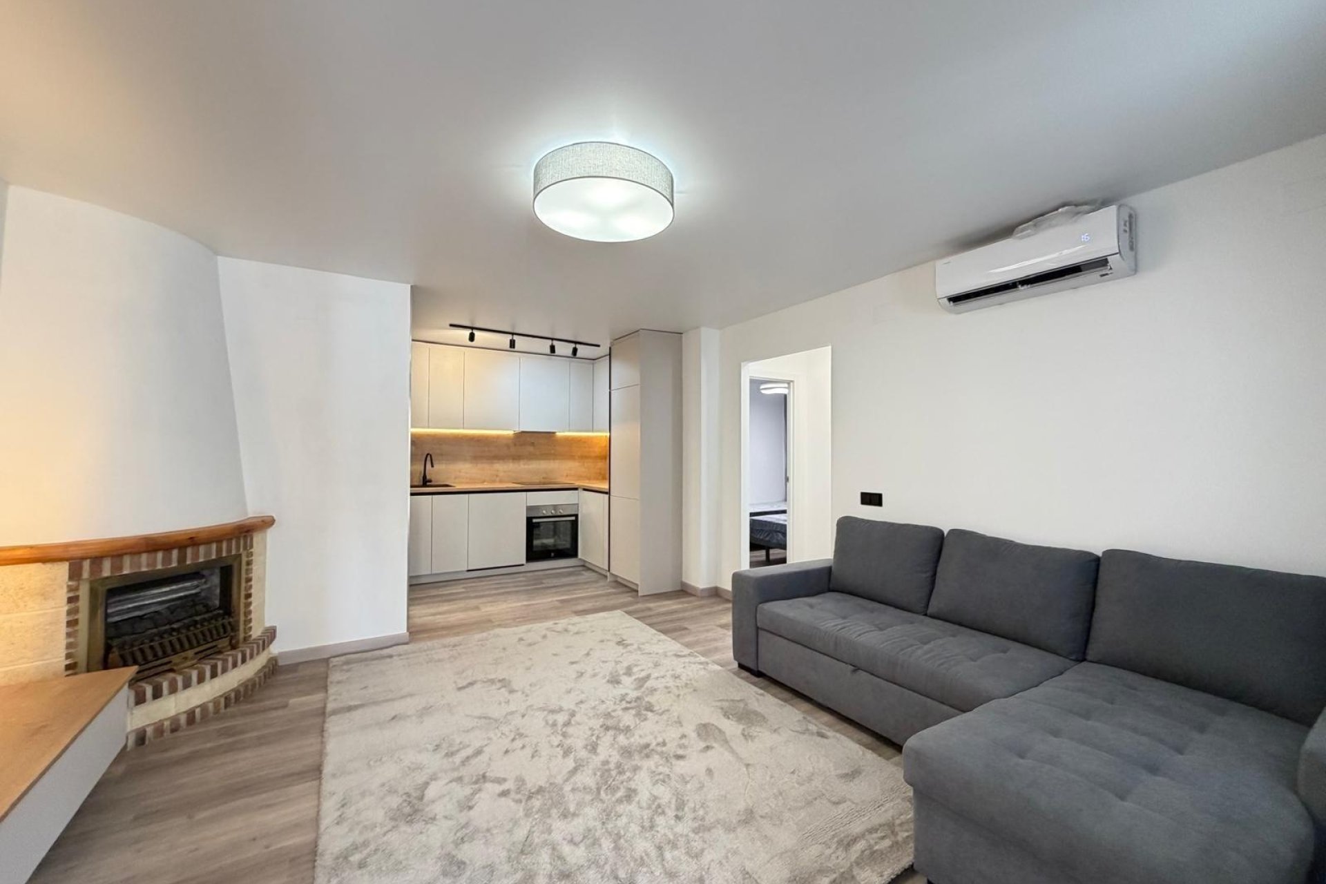 Reventa - Town House -
Torrevieja - Miramar - Torre Del Moro
