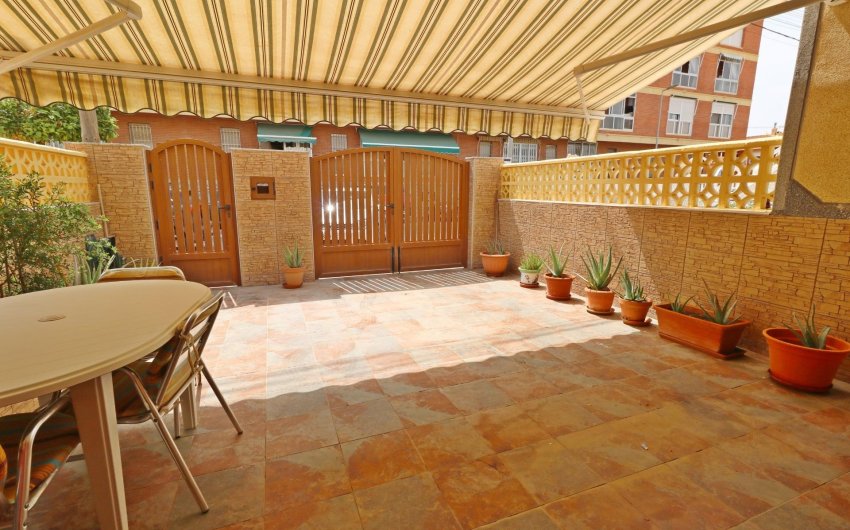 Reventa - Town House -
Torrevieja - Playa De Los Naufragos