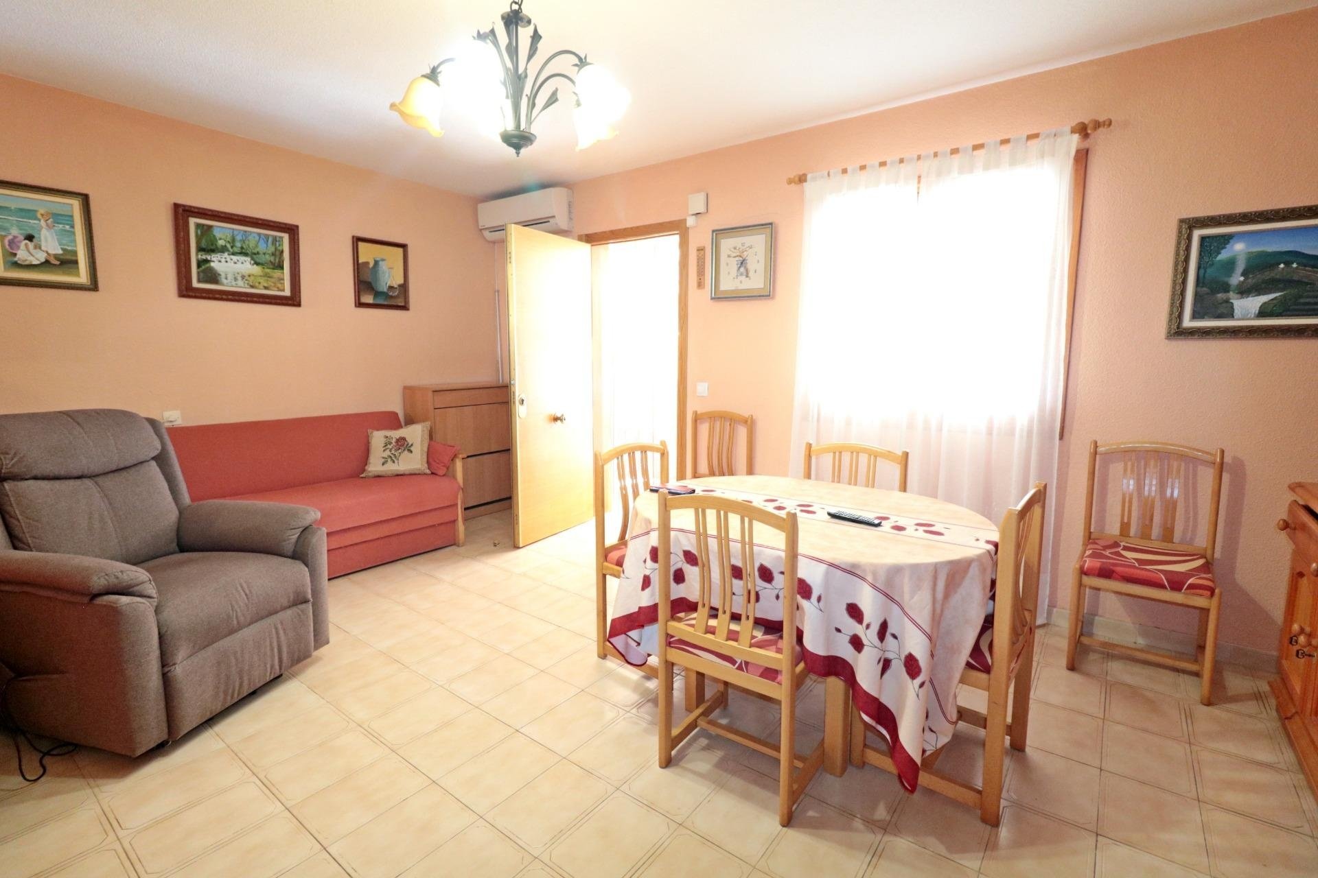 Reventa - Town House -
Torrevieja - Playa De Los Naufragos