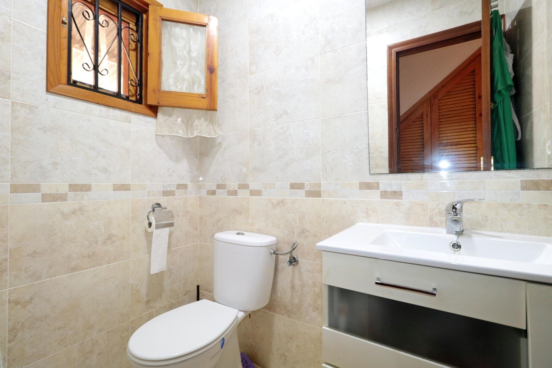 Reventa - Town House -
Torrevieja - Playa De Los Naufragos