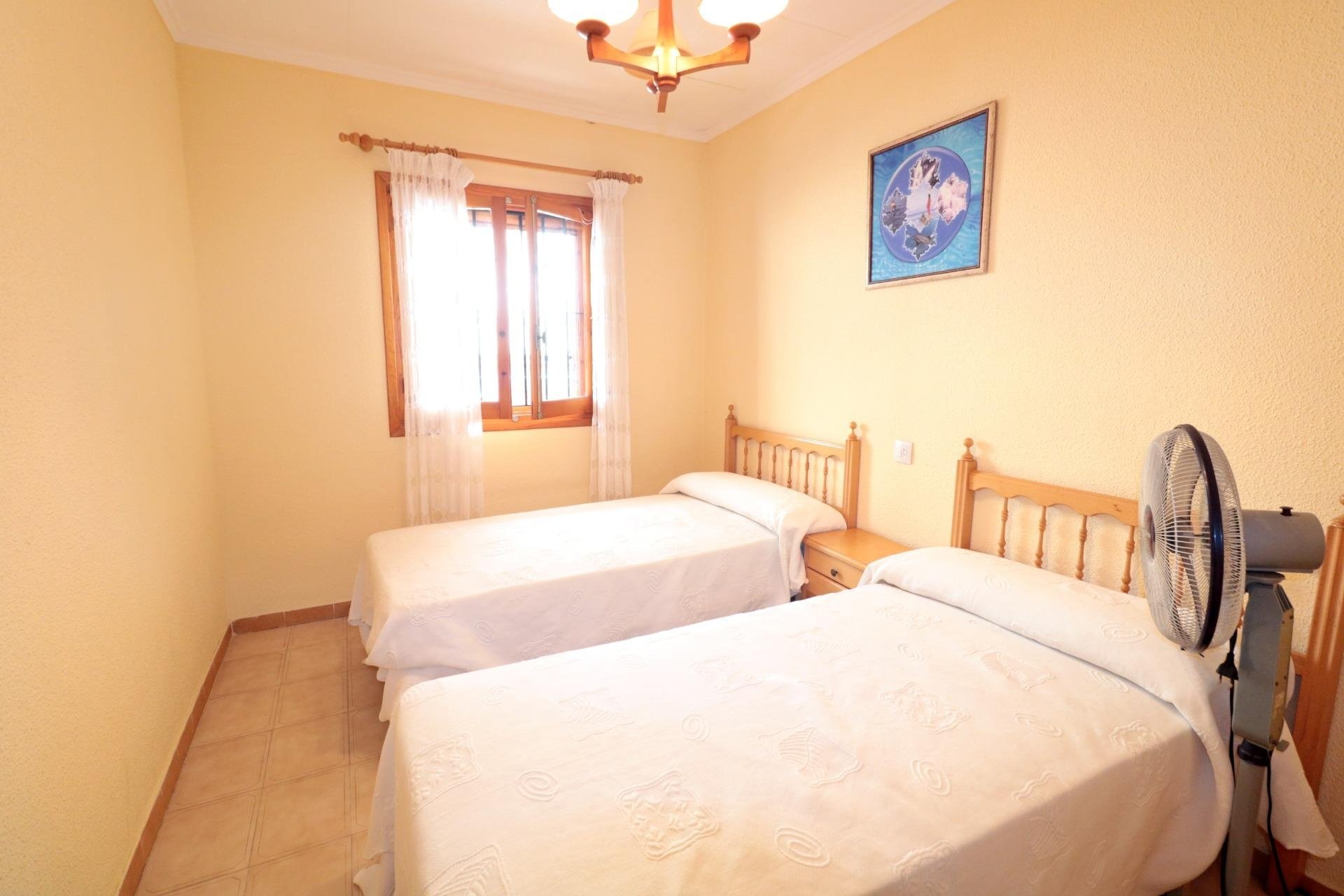 Reventa - Town House -
Torrevieja - Playa De Los Naufragos