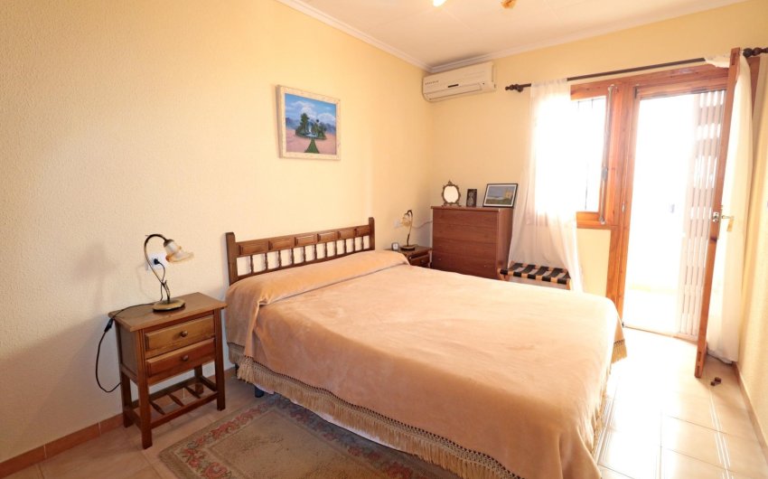 Reventa - Town House -
Torrevieja - Playa De Los Naufragos