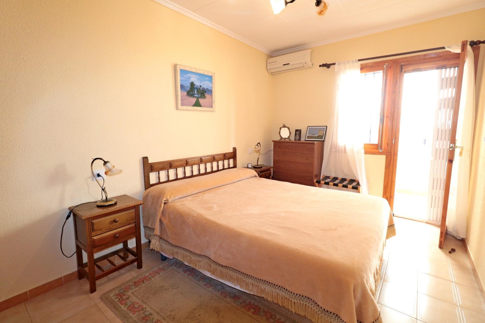 Reventa - Town House -
Torrevieja - Playa De Los Naufragos