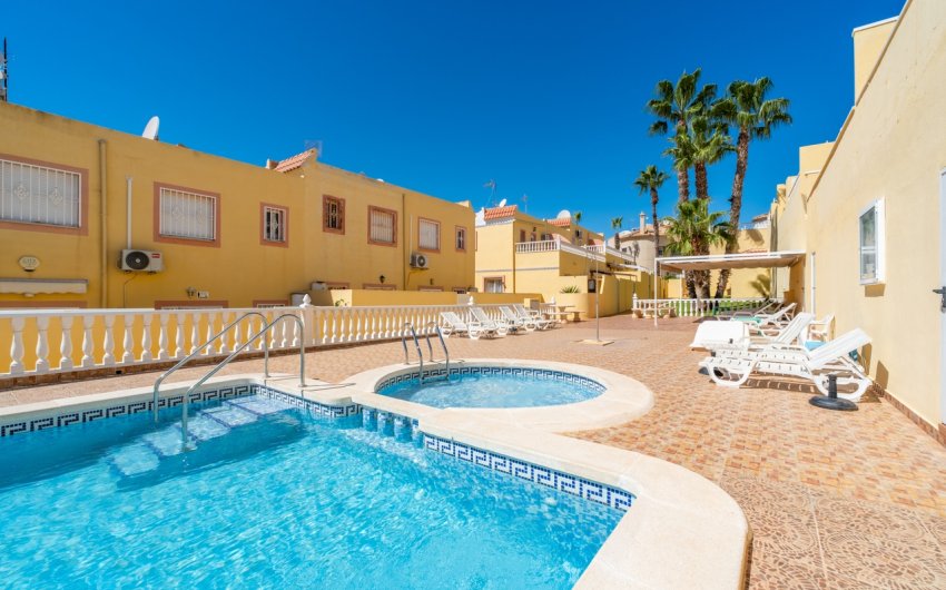 Reventa - Town House -
Villamartin - Costa Blanca