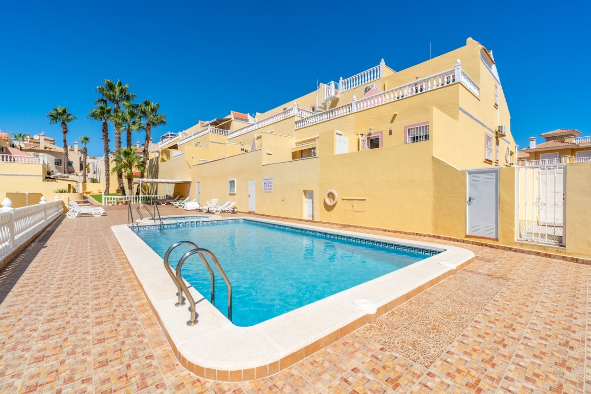 Reventa - Town House -
Villamartin - Costa Blanca