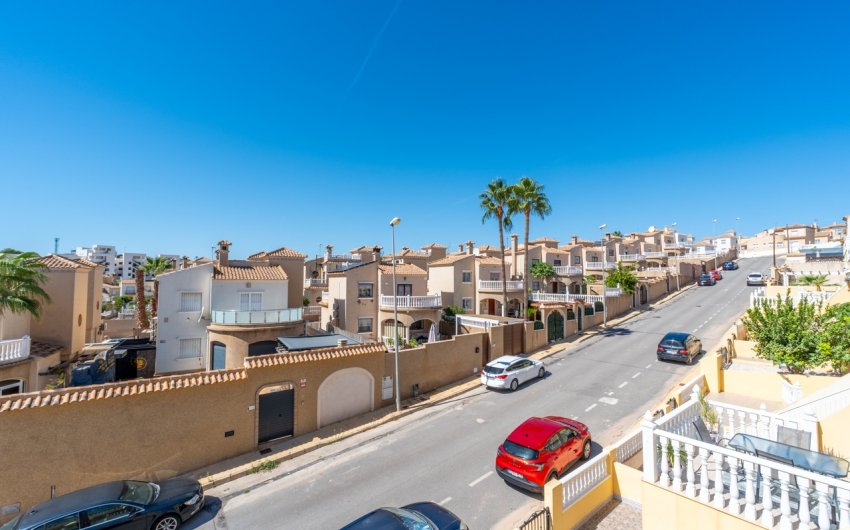 Reventa - Town House -
Villamartin - Costa Blanca