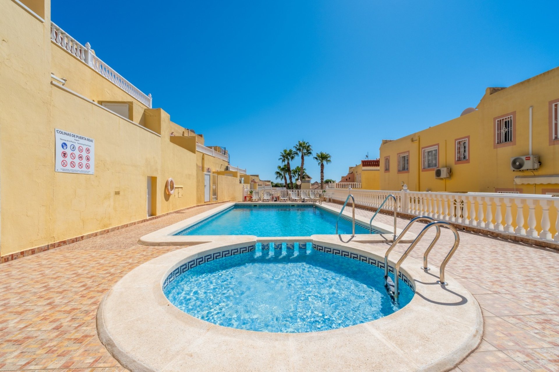 Reventa - Town House -
Villamartin - Costa Blanca