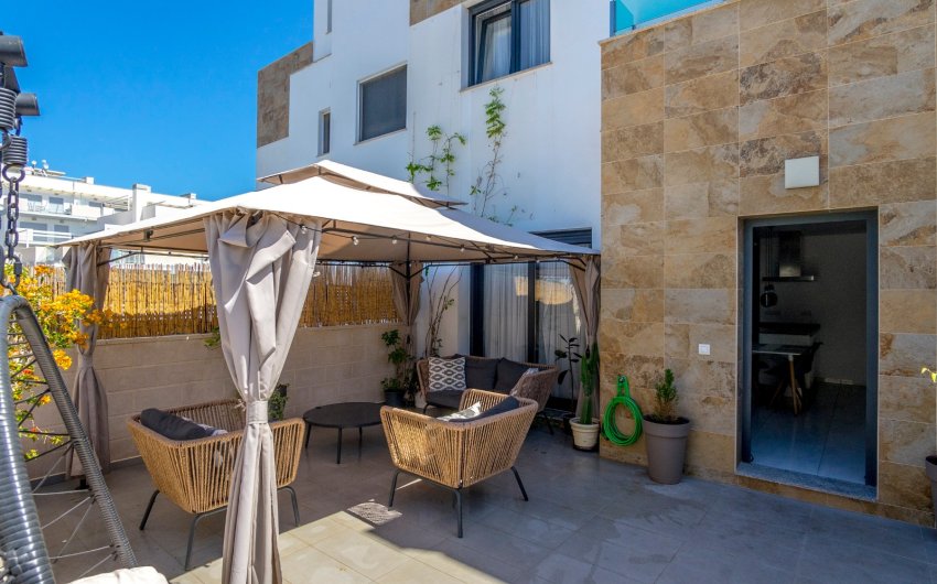 Reventa - Town House -
Villamartin - Costa Blanca
