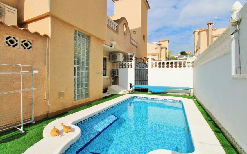 Reventa - Town House -
Villamartin - Costa Blanca