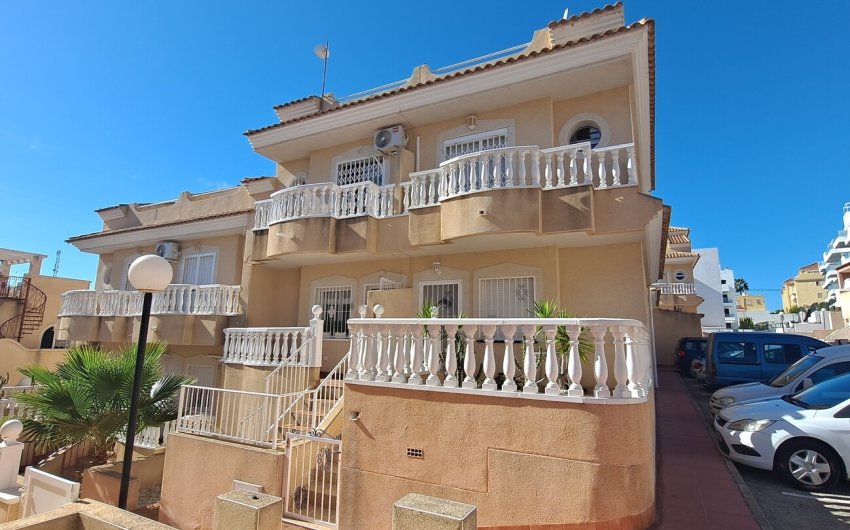 Reventa - Town House -
Villamartin - Las filipinas