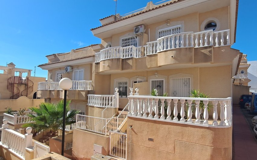 Reventa - Town House -
Villamartin - Las filipinas