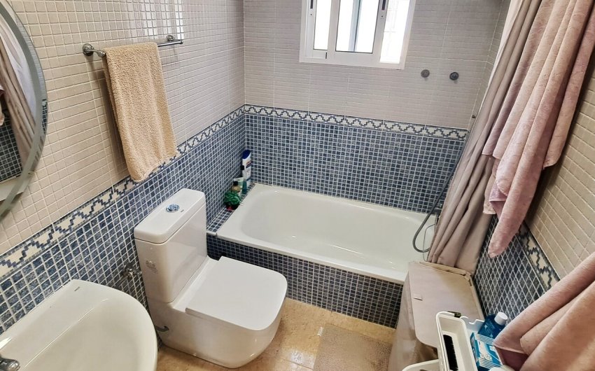 Reventa - Town House -
Villamartin - Las filipinas