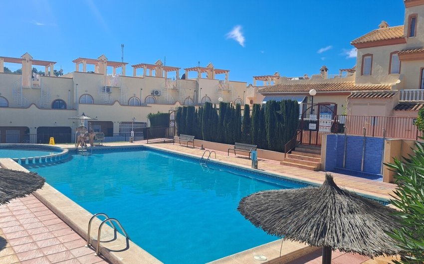 Reventa - Town House -
Villamartin - Las filipinas