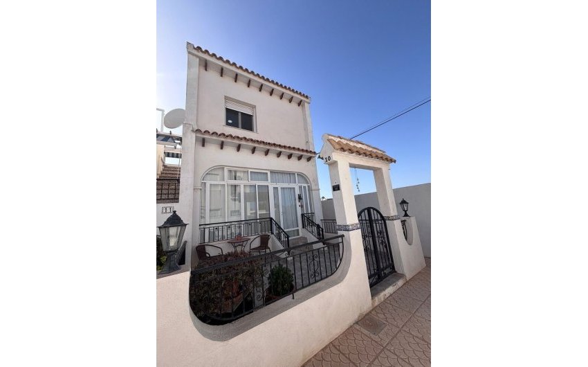 Reventa - Town House -
Villamartin - Orihuela Costa