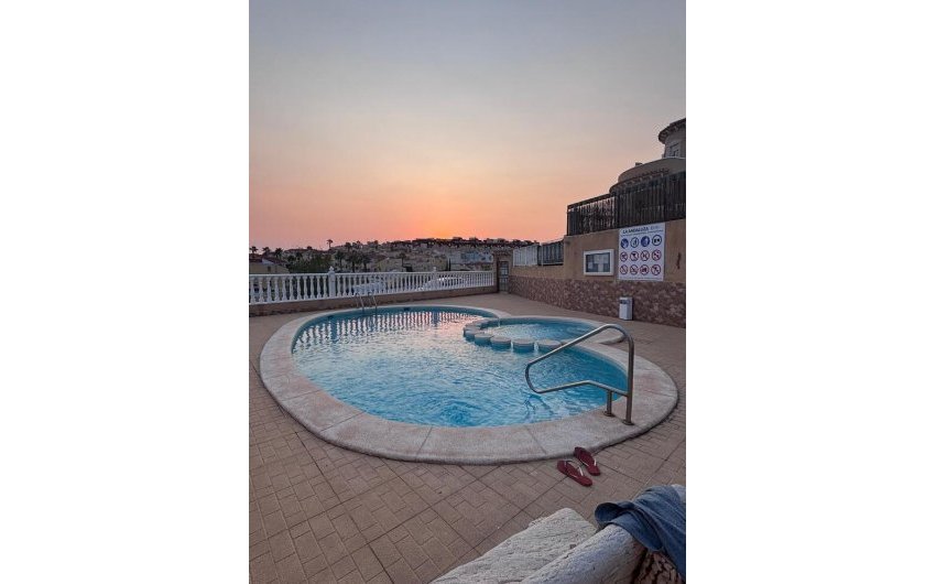 Reventa - Town House -
Villamartin - Orihuela Costa