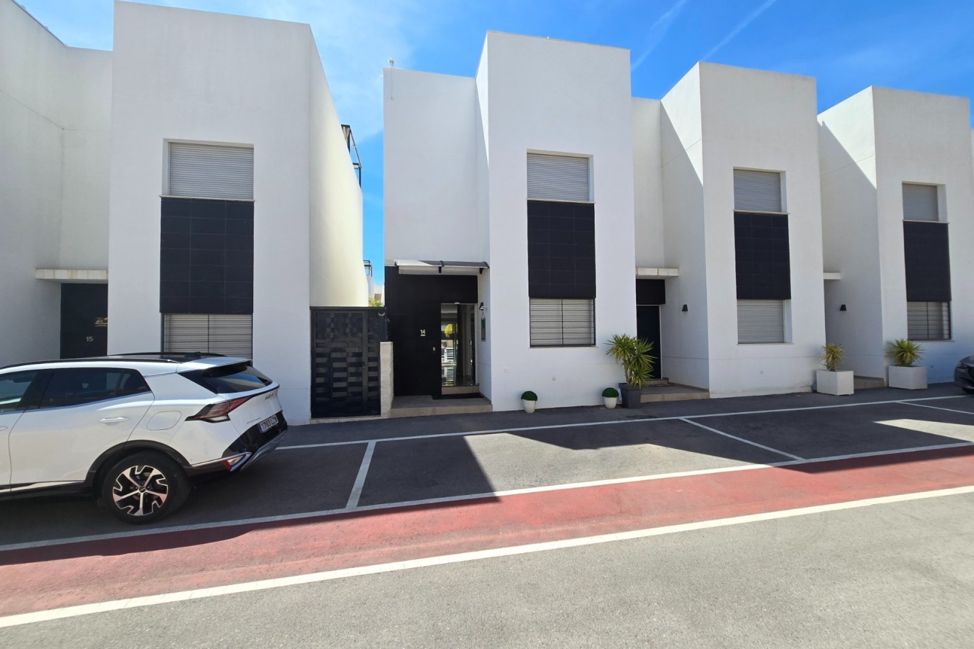 Reventa - Townhouse * -
Ciudad Quesada * - Doña Pepa *