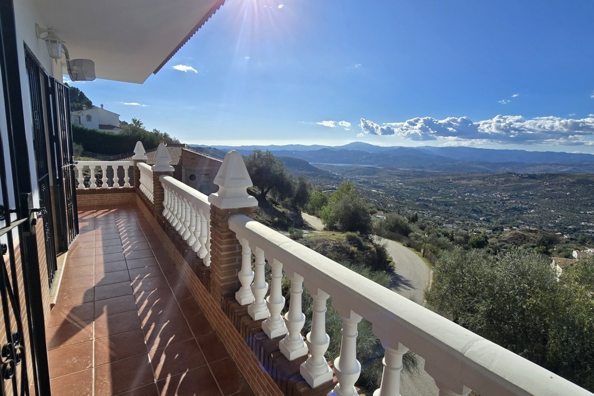 Reventa - Villa -
Alcaucín - Inland