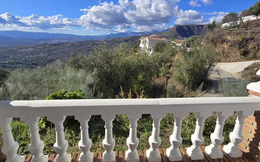 Reventa - Villa -
Alcaucín - Inland