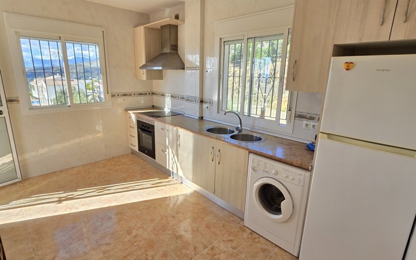 Reventa - Villa -
Alcaucín - Inland