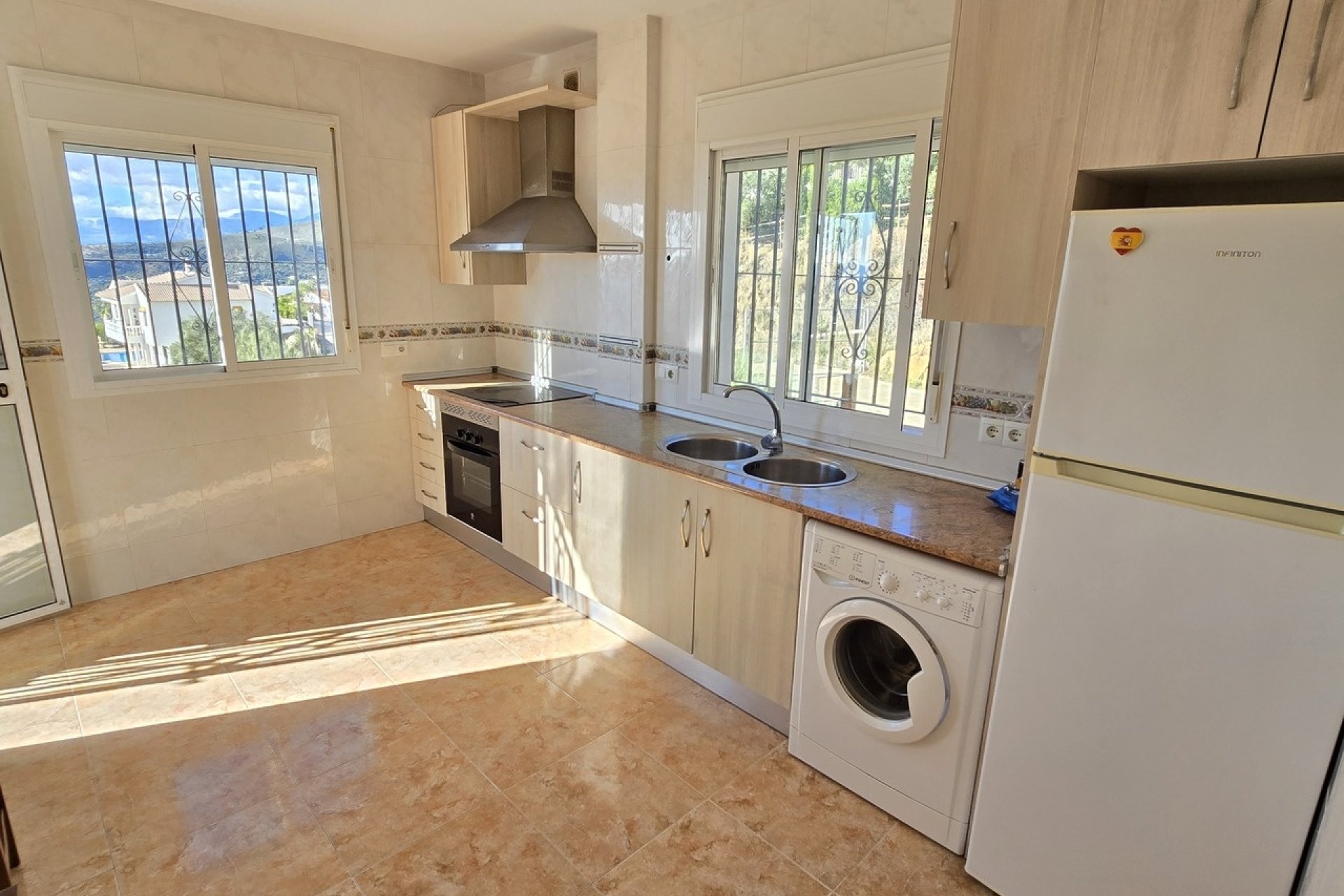 Reventa - Villa -
Alcaucín - Inland