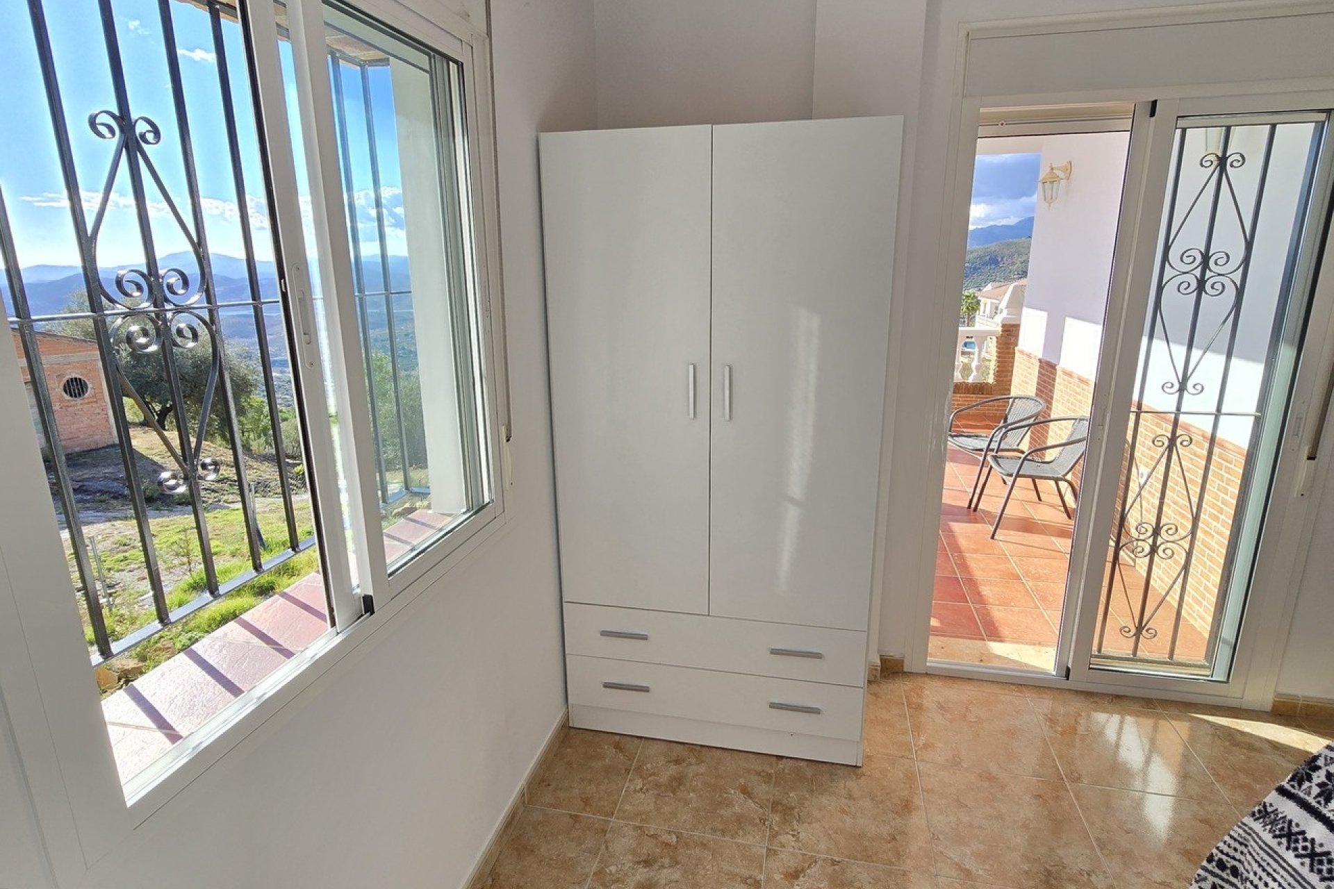 Reventa - Villa -
Alcaucín - Inland