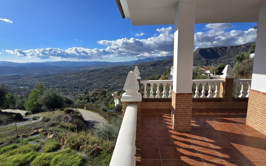 Reventa - Villa -
Alcaucín - Inland