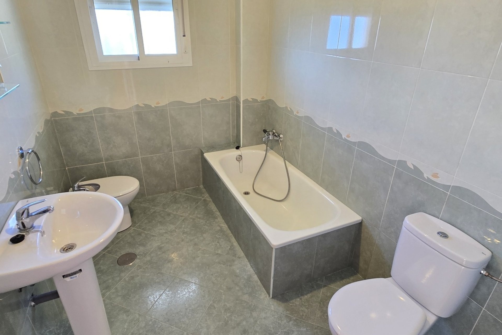 Reventa - Villa -
Alcaucín - Inland