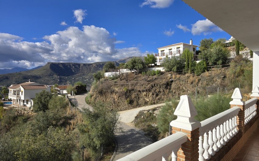 Reventa - Villa -
Alcaucín - Inland