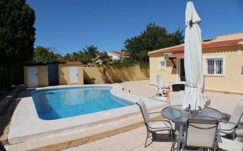 Reventa - Villa -
Alfas del Pí - Urbanizaciones