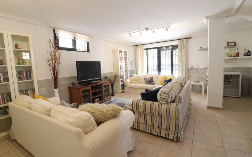 Reventa - Villa -
Algorfa - Lo Crispin