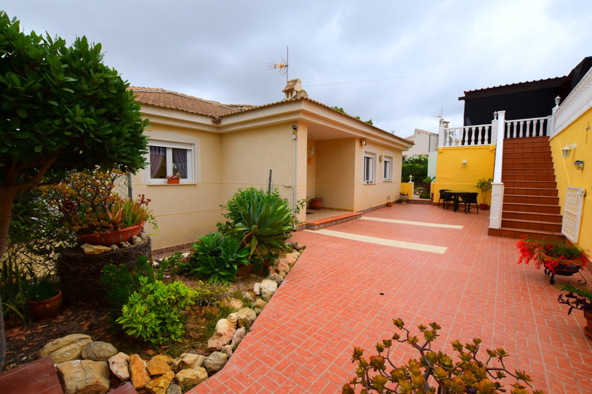 Reventa - Villa -
Algorfa - Montemar