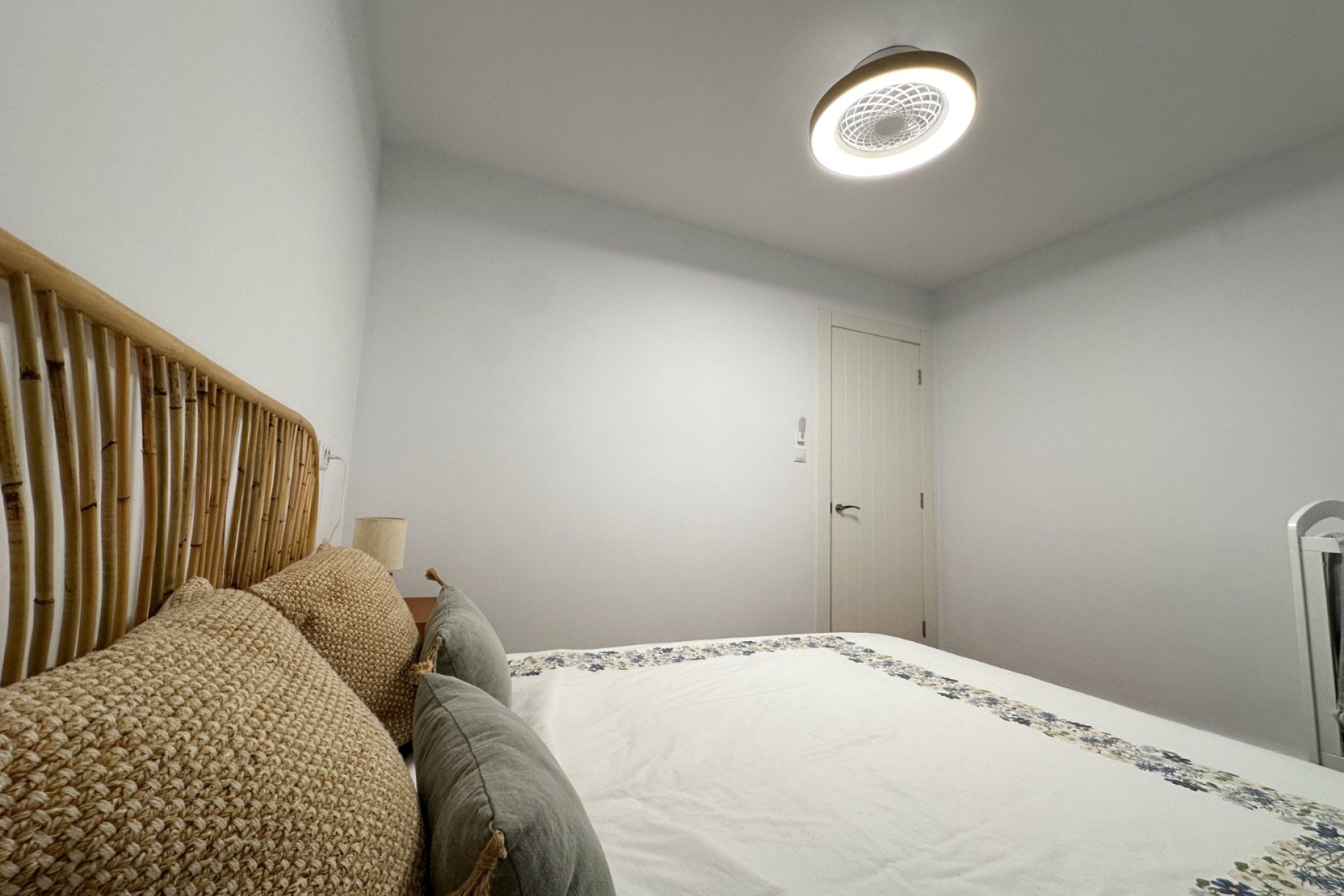 Reventa - Villa -
Alicante - Campoamor