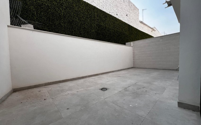 Reventa - Villa -
Alicante - Vistahermosa