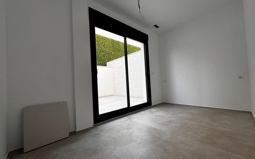 Reventa - Villa -
Alicante - Vistahermosa