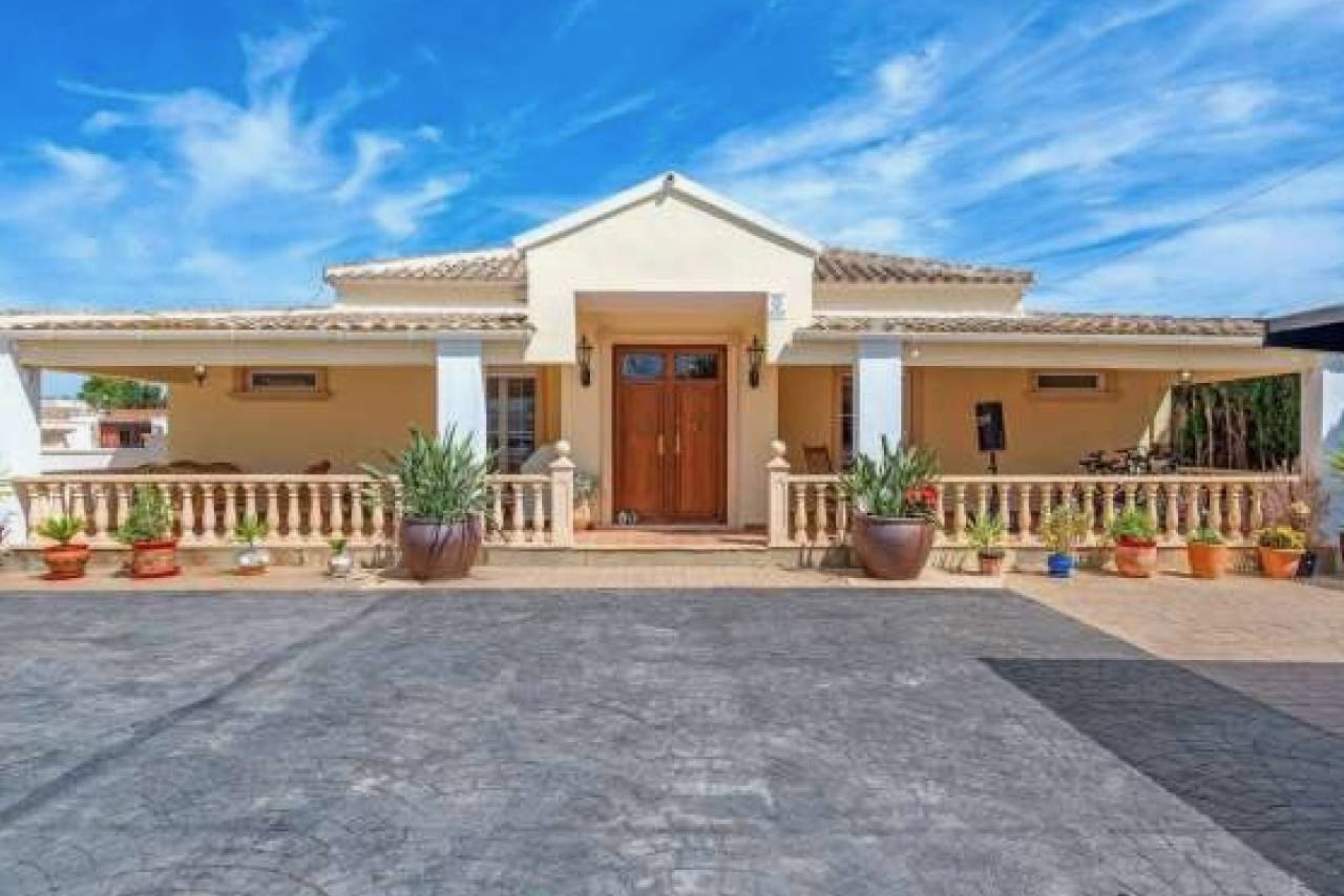 Reventa - Villa -
Almoradí - Heredades