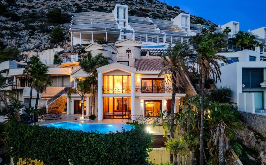 Reventa - Villa -
Altea