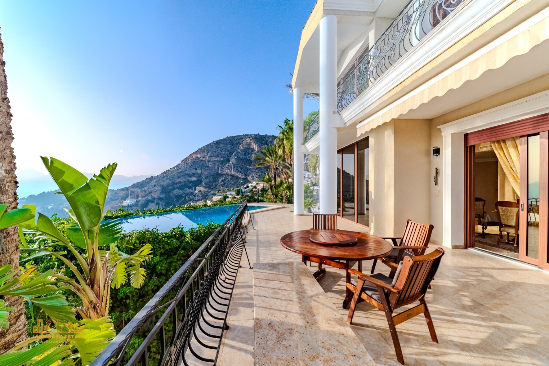 Reventa - Villa -
Altea