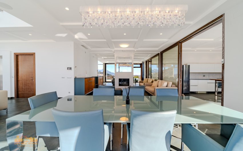 Reventa - Villa -
Altea