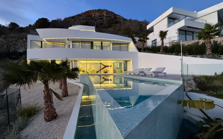 Reventa - Villa -
Altea
