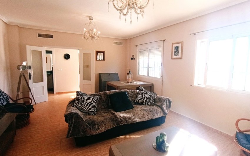 Reventa - Villa -
Avileses - Inland