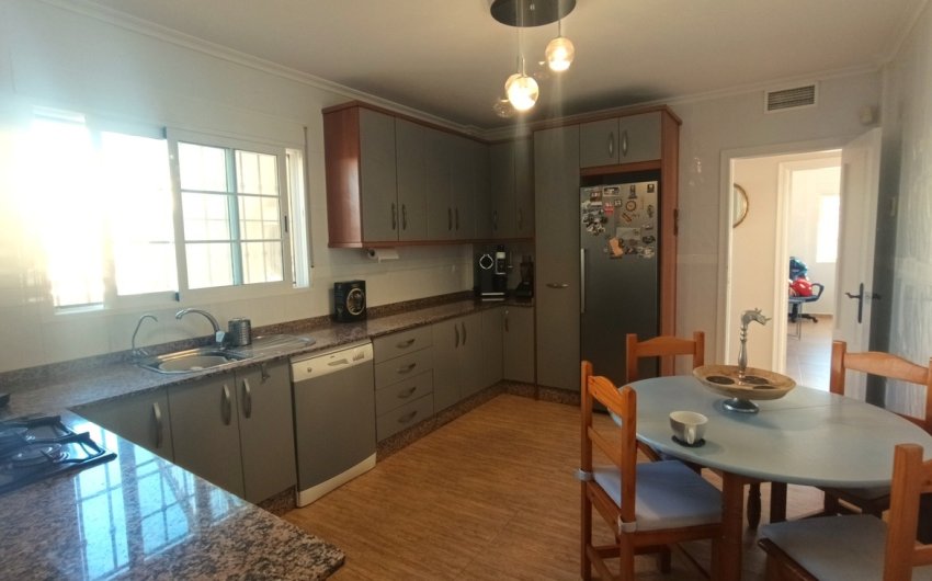 Reventa - Villa -
Avileses - Inland