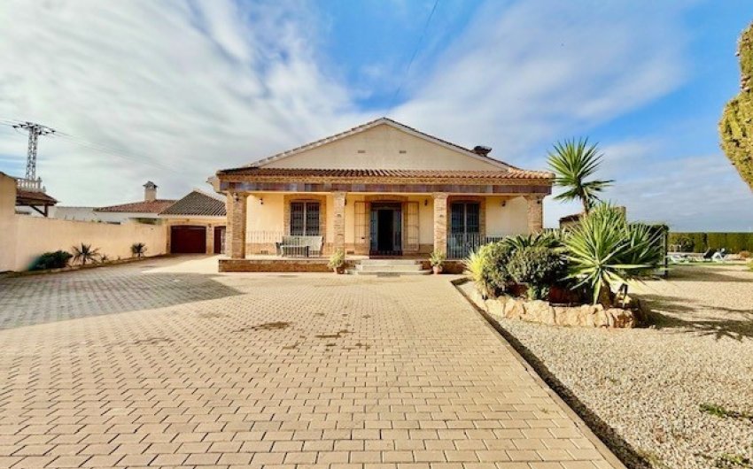 Reventa - Villa -
Avileses - Inland