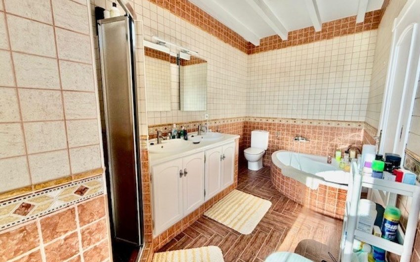 Reventa - Villa -
Avileses - Inland