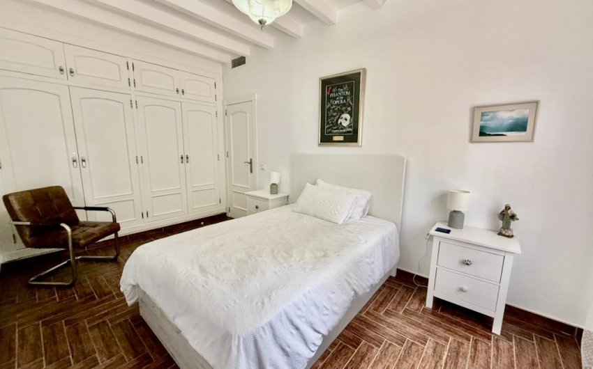 Reventa - Villa -
Avileses - Inland