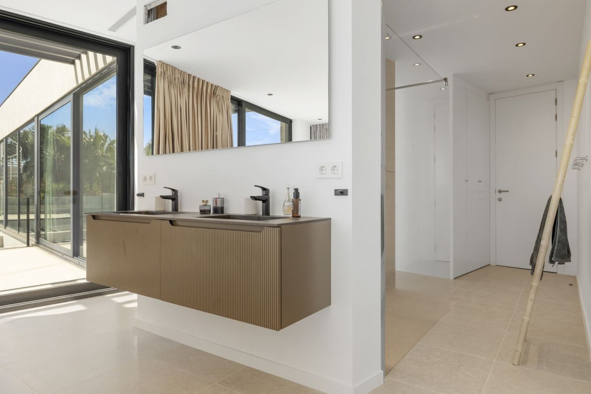 Reventa - Villa -
Benahavís - Costa del Sol