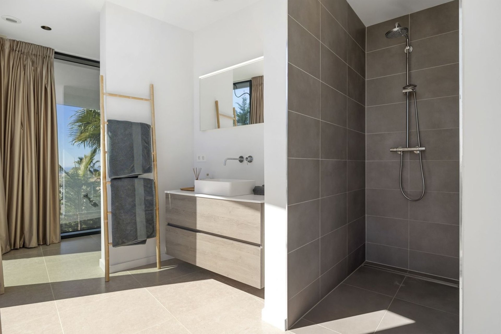 Reventa - Villa -
Benahavís - Costa del Sol