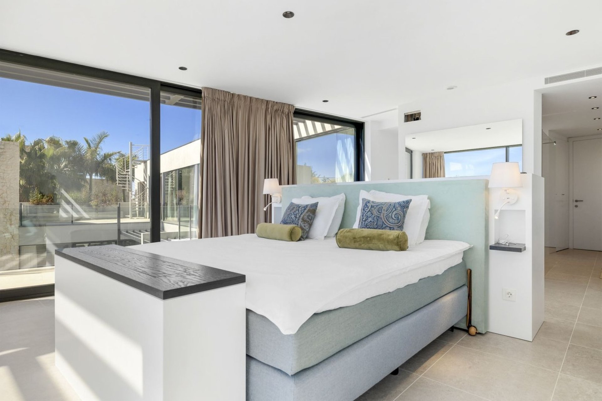 Reventa - Villa -
Benahavís - Costa del Sol