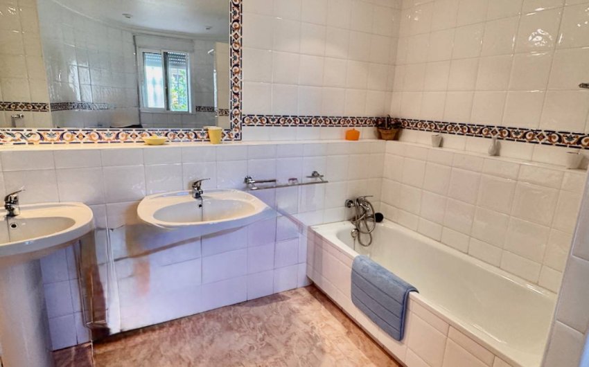 Reventa - Villa -
Benferri